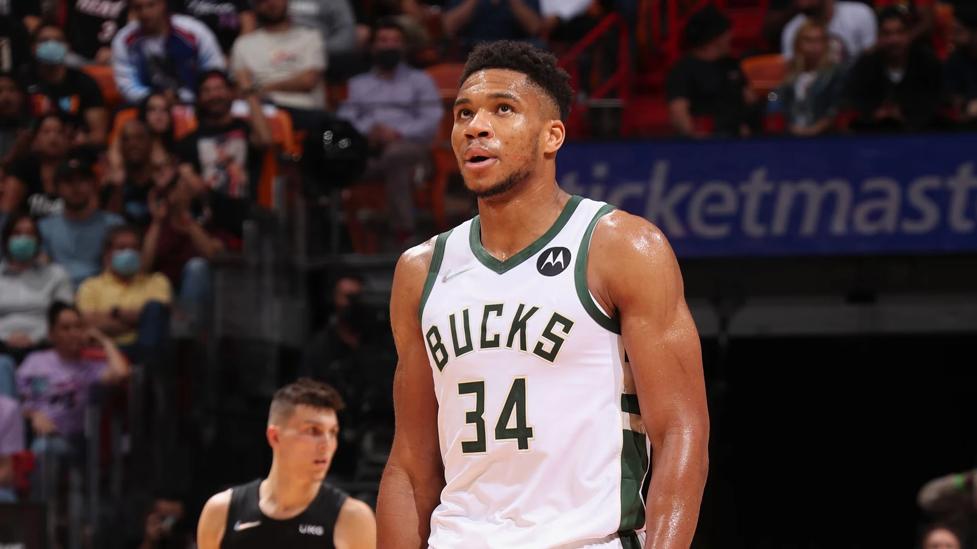 Shams Charania reports Giannis Antetokounmpo is ready to leave the Bucks